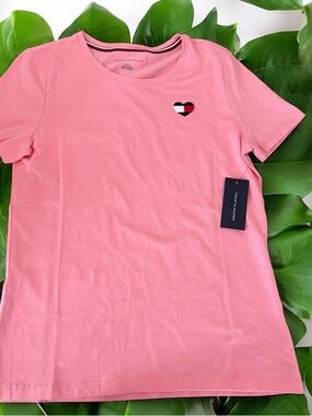 Tommy Hilfiger M Pink Short Sleeve Heart Patch Tee